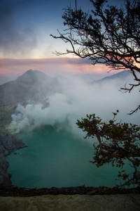 blueflame tour ijen crater